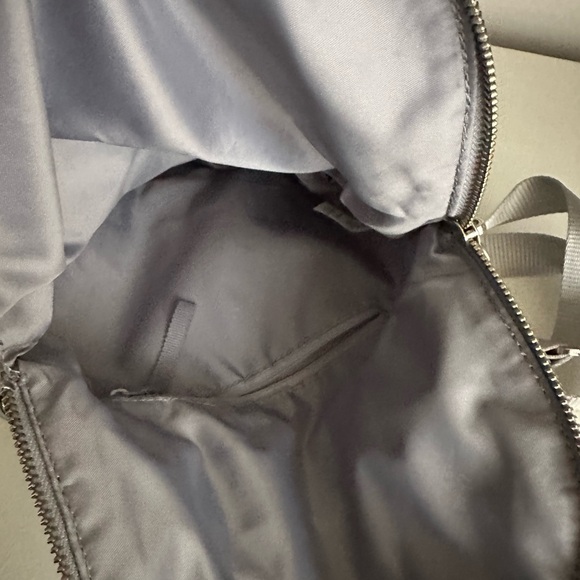 Lululemon crossbody bag - Picture 5 of 10